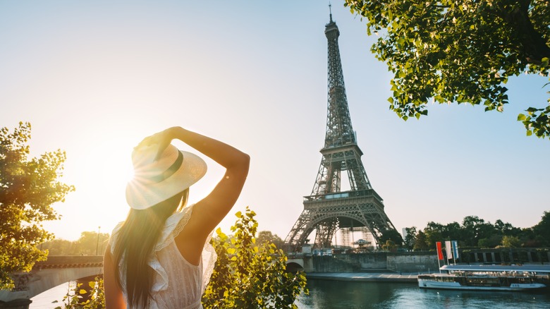 Tourist at the Eiffel Tower 