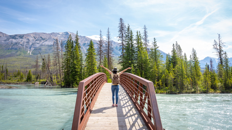 Woman hikes Kootenay