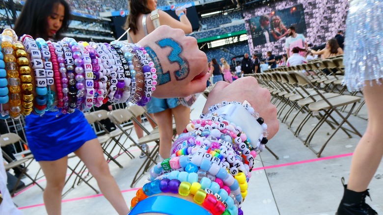 Swifites' bracelets, The Eras Tour 